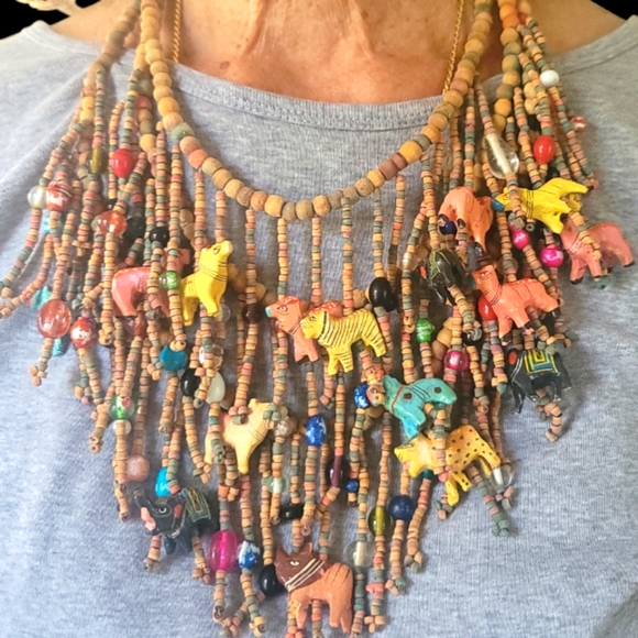 Tiered Wooded Beaded Animal Safari Necklace - Picture 3 of 4